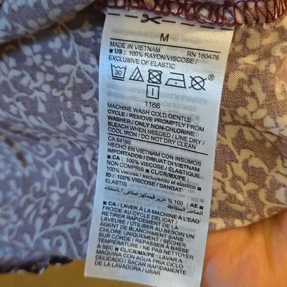 Old Navy Maroon Patterned Blouse Medium Womens Shirt Top Casual Office Tshirt - Picture 8 of 15